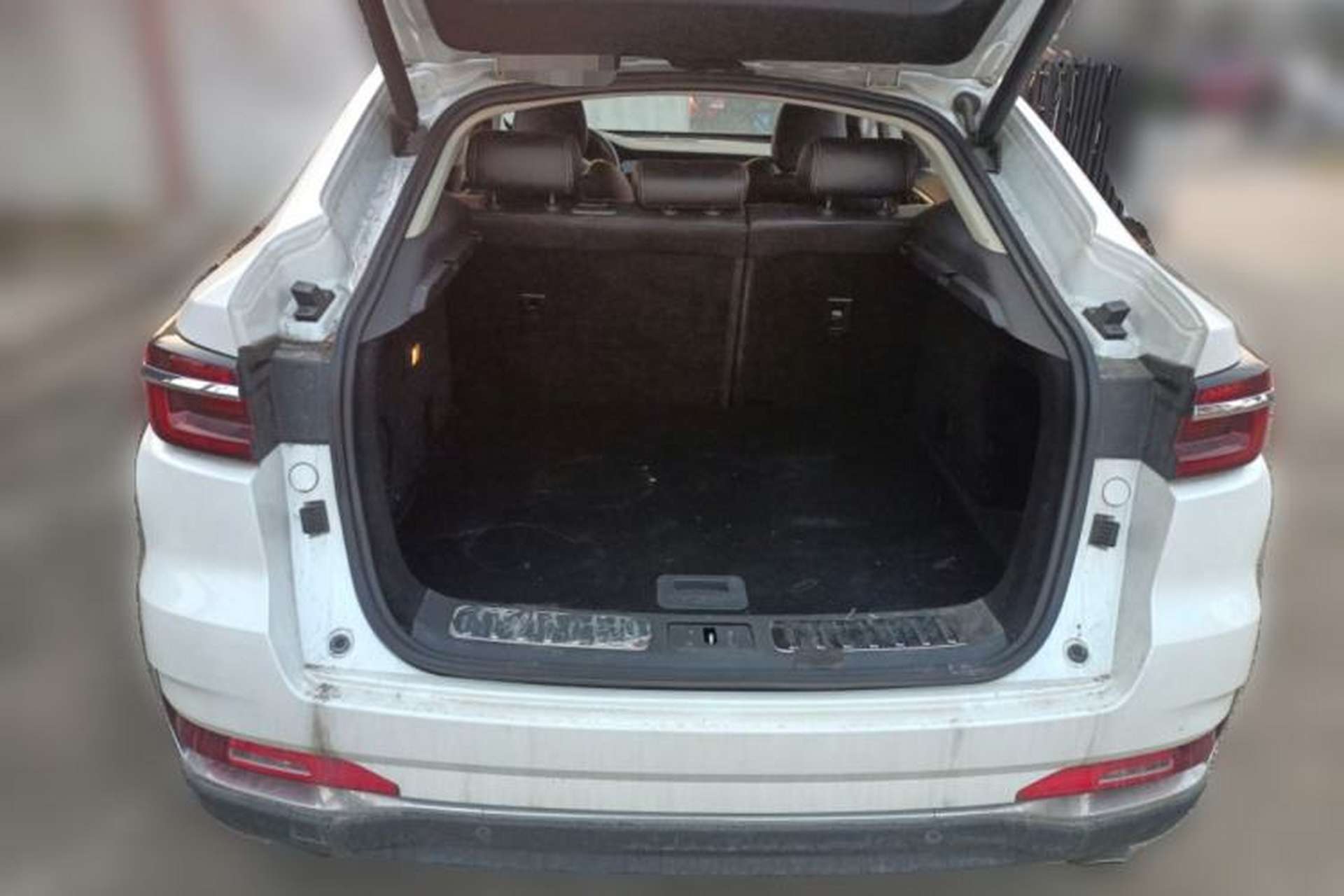 Used CHANGAN CS85 COUPE 2019 1.5T DCT Luxury Version China VI Standard Trunk