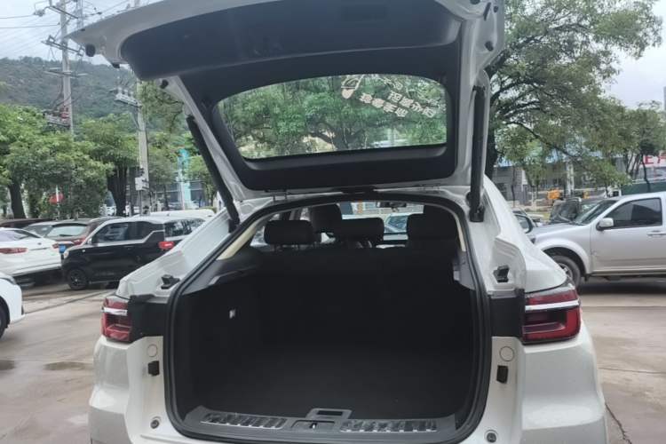 Used CHANGAN CS85 COUPE 2019 1.5T DCT Luxury Version China VI Standard Trunk