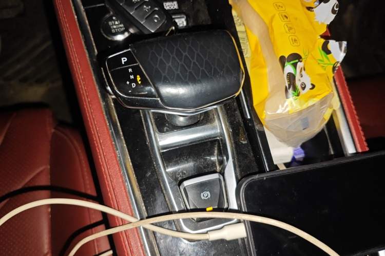 Used CHANGAN CS85 COUPE 2021 1.5T DCT Luxury Edition Gear Lever