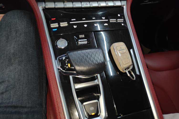 Used CHANGAN CS85 COUPE 2021 1.5T DCT Elite Edition Gear Lever