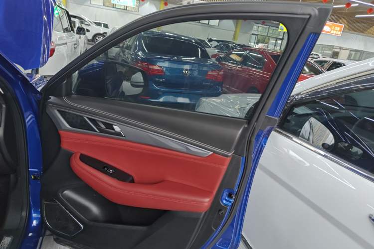 Used CHANGAN CS85 COUPE 2021 1.5T DCT Elite Edition Interior 2
