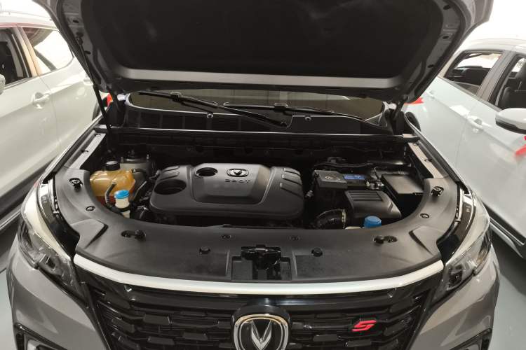 Used CHANGAN CS85 COUPE 2021 1.5T DCT Prestige Model Engine Bay