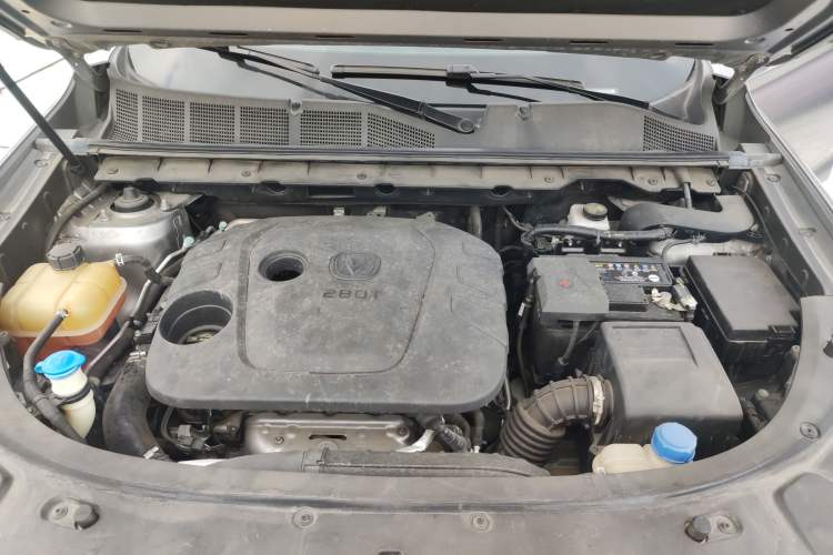 Used CHANGAN CS85 COUPE 2021 1.5T DCT Luxury Edition Engine Bay