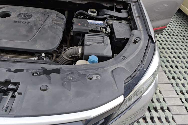 Used CHANGAN CS85 COUPE 2021 1.5T DCT Luxury Edition Engine Bay Left