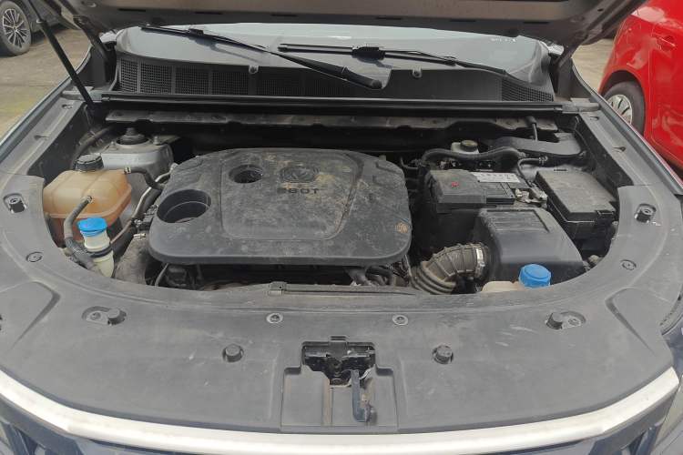 Used CHANGAN CS85 COUPE 2021 1.5T DCT Luxury Edition Engine Bay