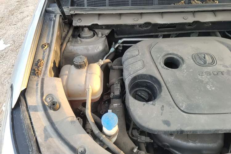 Used CHANGAN CS85 COUPE 2021 1.5T DCT Elite Edition Engine Bay Right