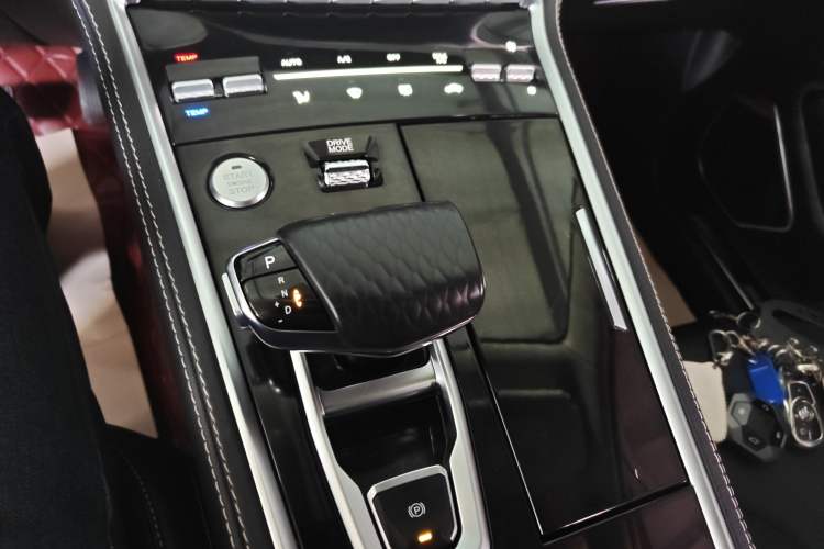 Used CHANGAN CS85 COUPE 2021 1.5T DCT Luxury Edition Gear Lever