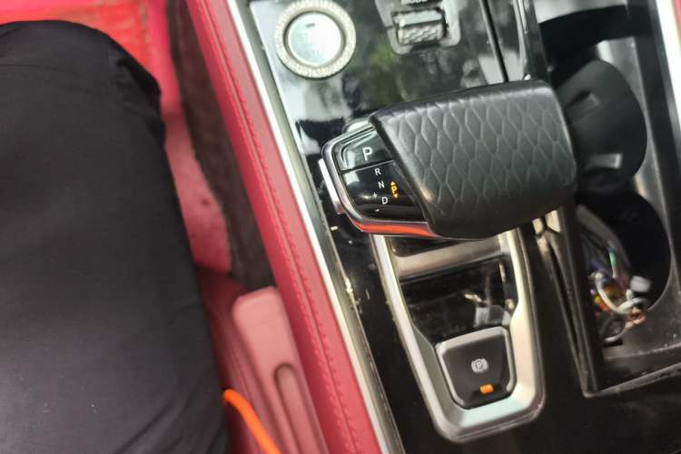 Used CHANGAN CS85 COUPE 2021 2.0T Automatic Luxury Version Gear Lever