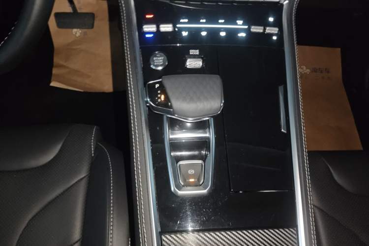 Used CHANGAN CS85 COUPE 2021 2.0T Automatic Luxury Version Gear Lever