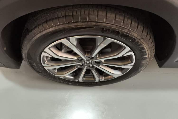 Used CHANGAN CS85 COUPE 2021 1.5T DCT Prestige Model Left Front Wheel Hub