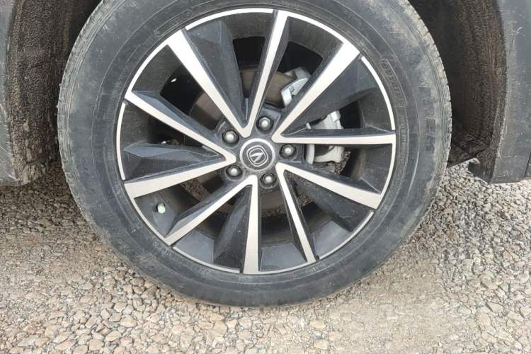 Used CHANGAN CS85 COUPE 2021 1.5T DCT Elite Edition Right Front Wheel Hub