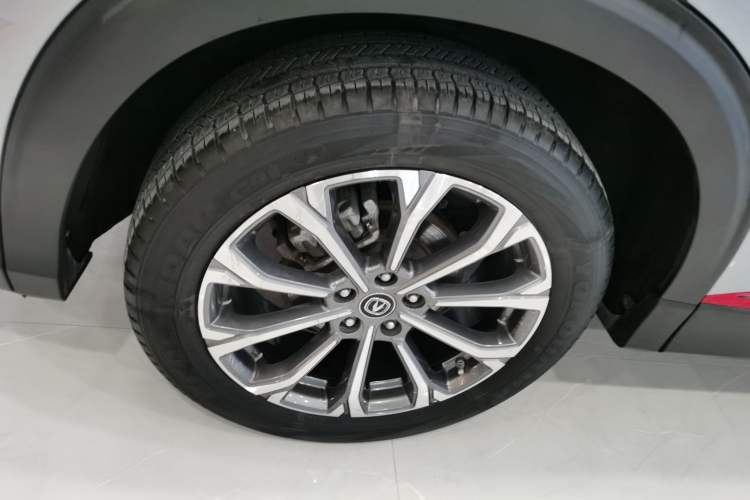 Used CHANGAN CS85 COUPE 2021 2.0T Automatic Luxury Version Right Rear Wheel Hub