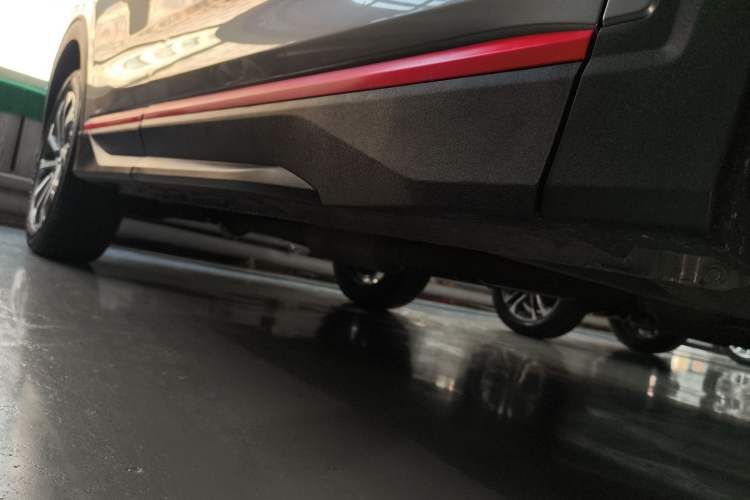 Used CHANGAN CS85 COUPE 2021 1.5T DCT Prestige Model Right Side Sill
