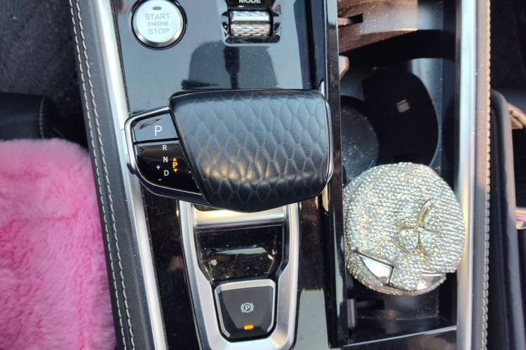Used CHANGAN CS85 COUPE 2021 1.5T DCT Luxury Edition Gear Lever