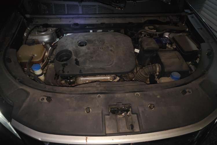 Used CHANGAN CS85 COUPE 2021 1.5T DCT Elite Edition Engine Bay