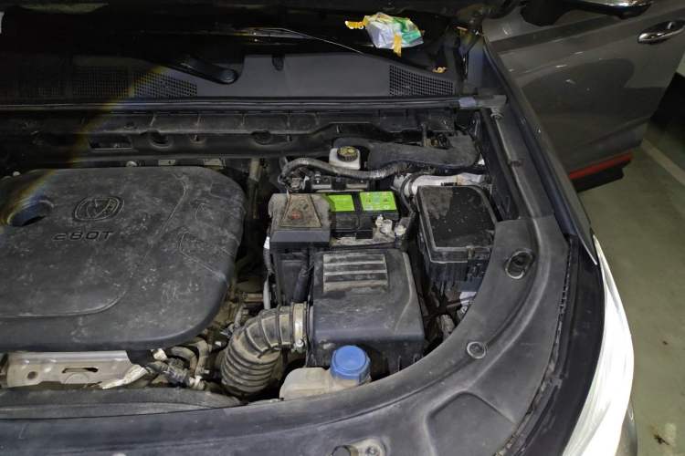 Used CHANGAN CS85 COUPE 2021 1.5T DCT Luxury Edition Engine Bay Left