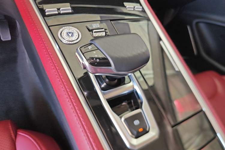 Used CHANGAN CS85 COUPE 2021 1.5T DCT Luxury Edition Gear Lever