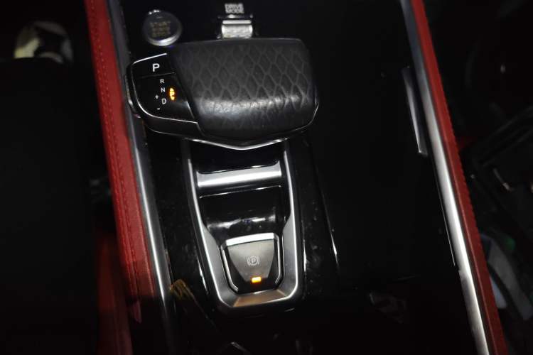 Used CHANGAN CS85 COUPE 2021 1.5T DCT Elite Edition Gear Lever