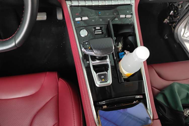 Used CHANGAN CS85 COUPE 2021 1.5T DCT Luxury Edition Gear Lever