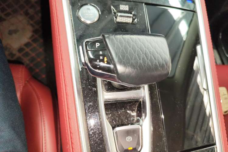 Used CHANGAN CS85 COUPE 2021 2.0T Automatic Prestige Edition Gear Lever