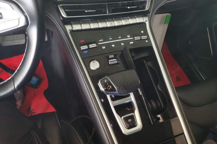 Used CHANGAN CS85 COUPE 2021 1.5T DCT Luxury Edition Gear Lever