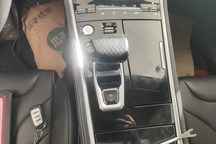 Used CHANGAN CS85 COUPE 2021 1.5T DCT Elite Edition Gear Lever