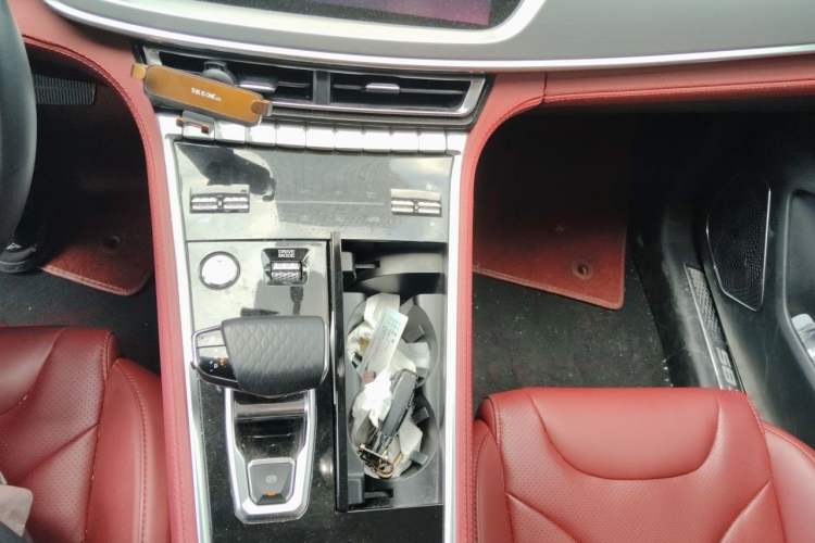 Used CHANGAN CS85 COUPE 2021 1.5T DCT Luxury Edition Gear Lever