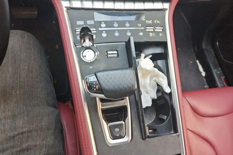 Used CHANGAN CS85 COUPE 2021 1.5T DCT Luxury Edition Gear Lever