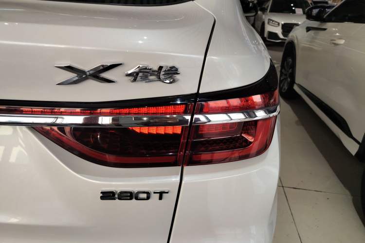 Used CHANGAN CS85 COUPE 2021 1.5T DCT Luxury Edition Exterior 2