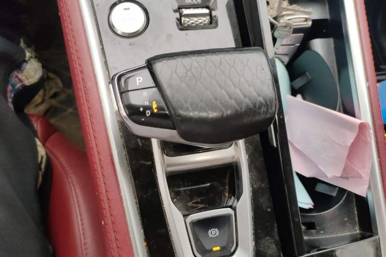 Used CHANGAN CS85 COUPE 2021 1.5T DCT Luxury Edition Gear Lever