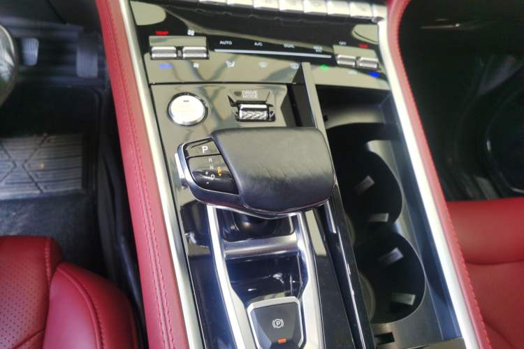 Used CHANGAN CS85 COUPE 2021 2.0T Automatic Prestige Edition Gear Lever