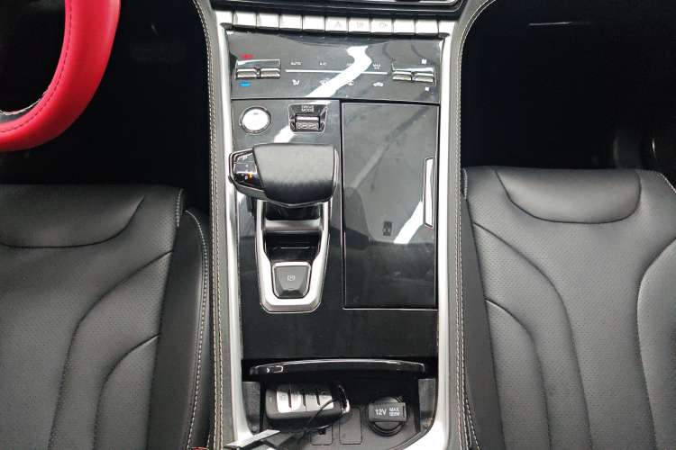 Used CHANGAN CS85 COUPE 2021 1.5T DCT Luxury Edition Gear Lever