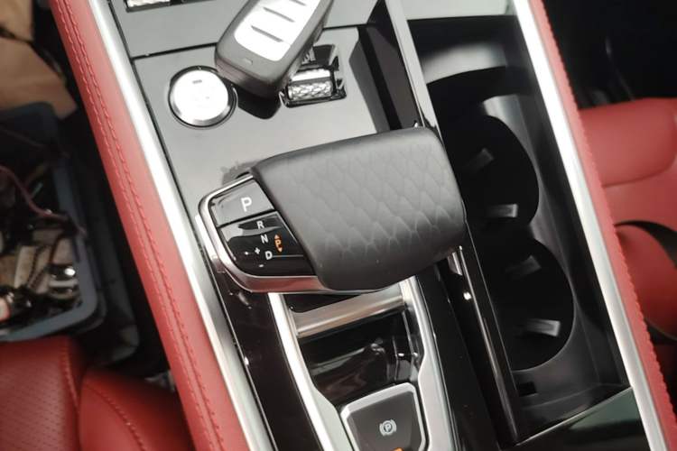 Used CHANGAN CS85 COUPE 2021 1.5T DCT Luxury Edition Gear Lever