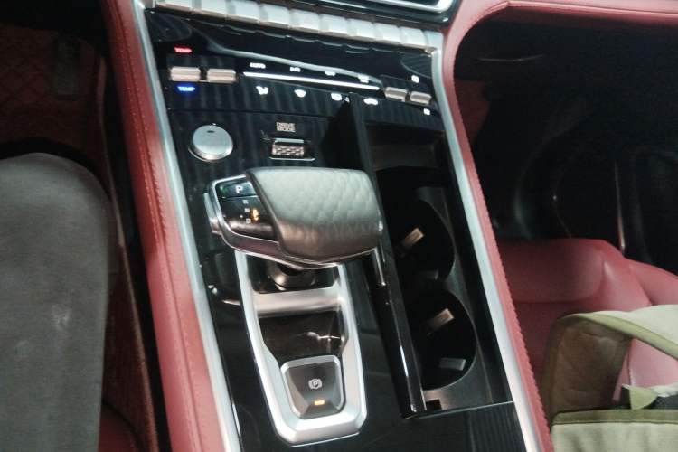 Used CHANGAN CS85 COUPE 2021 1.5T DCT Elite Edition Gear Lever