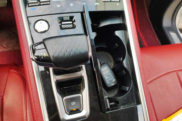 Used CHANGAN CS85 COUPE 2021 1.5T DCT Luxury Edition Gear Lever