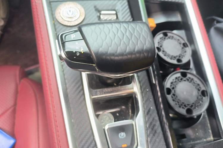 Used CHANGAN CS85 COUPE 2021 2.0T Automatic Luxury Version Gear Lever