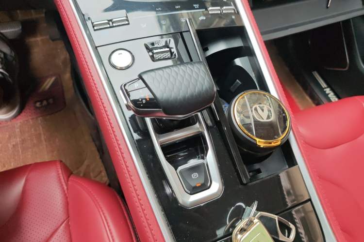 Used CHANGAN CS85 COUPE 2021 1.5T DCT Luxury Edition Gear Lever