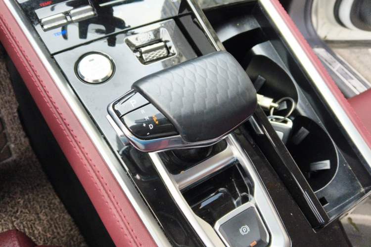 Used CHANGAN CS85 COUPE 2021 1.5T DCT Luxury Edition Gear Lever