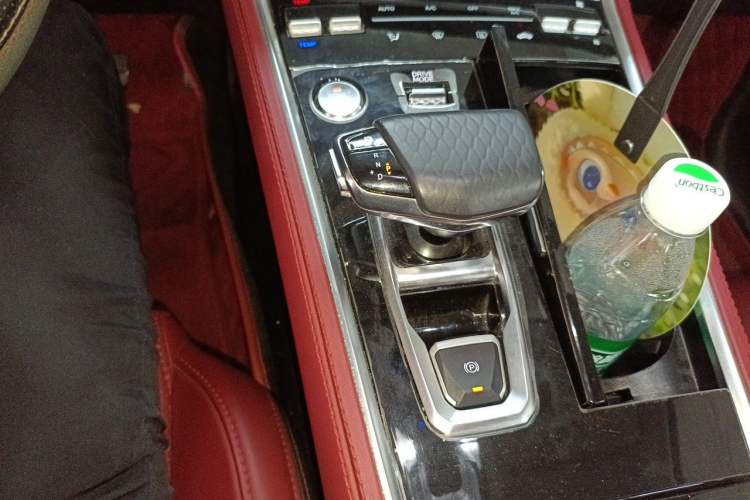 Used CHANGAN CS85 COUPE 2021 1.5T DCT Luxury Edition Gear Lever