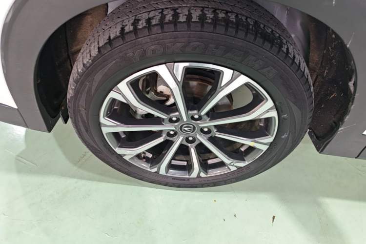 Used CHANGAN CS85 COUPE 2021 1.5T DCT Luxury Edition Left Front Wheel Hub