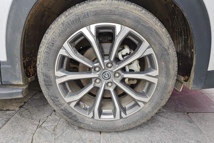 Used CHANGAN CS85 COUPE 2021 2.0T Automatic Prestige Edition Right Front Wheel Hub