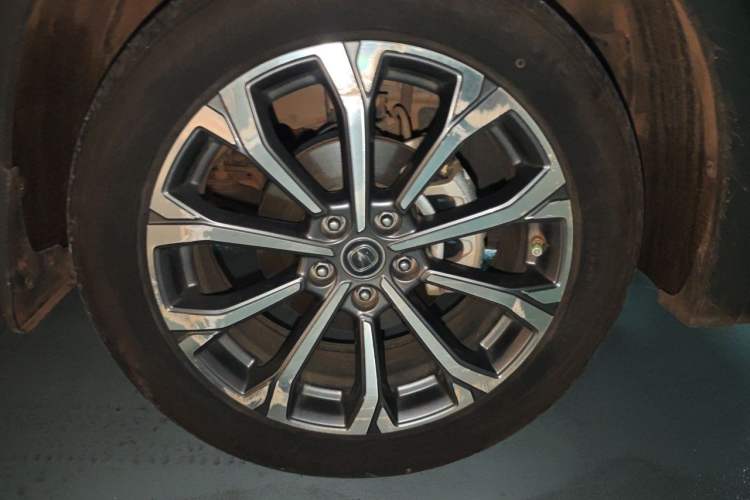 Used CHANGAN CS85 COUPE 2021 1.5T DCT Luxury Edition Right Front Wheel Hub