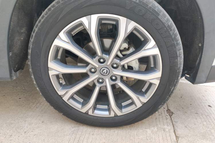 Used CHANGAN CS85 COUPE 2021 1.5T DCT Luxury Edition Right Front Wheel Hub