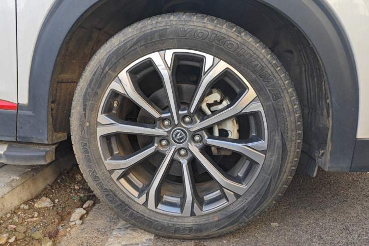 Used CHANGAN CS85 COUPE 2021 2.0T Automatic Prestige Edition Right Front Wheel Hub