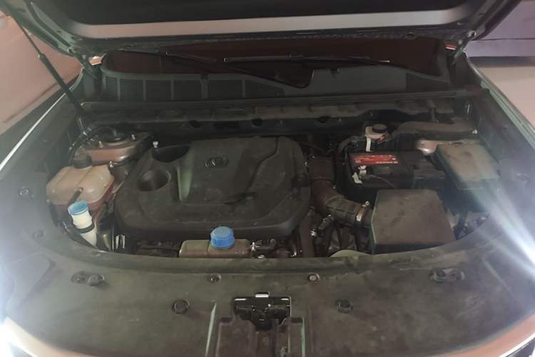 Used CHANGAN CS85 COUPE 2023 1.5T DCT Luxury Version Engine Bay
