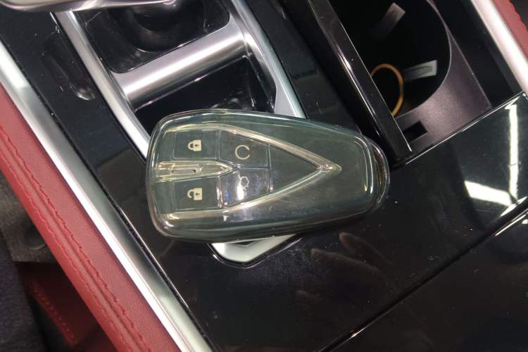Used CHANGAN CS85 COUPE 2023 1.5T DCT Luxury Version Interior 1
