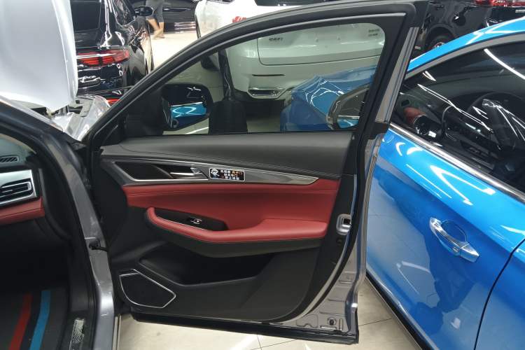 Used CHANGAN CS85 COUPE 2023 1.5T DCT Luxury Version Interior 5