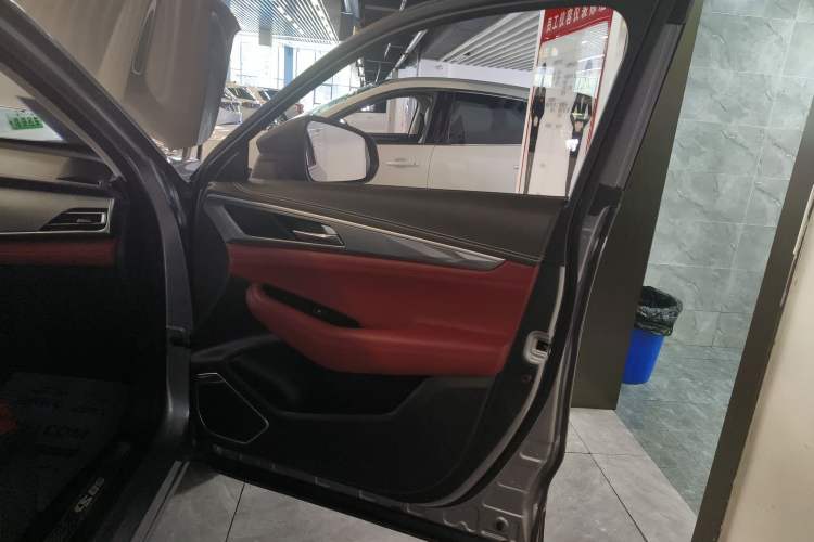 Used CHANGAN CS85 COUPE 2023 1.5T DCT Luxury Version Right Front Door Interior