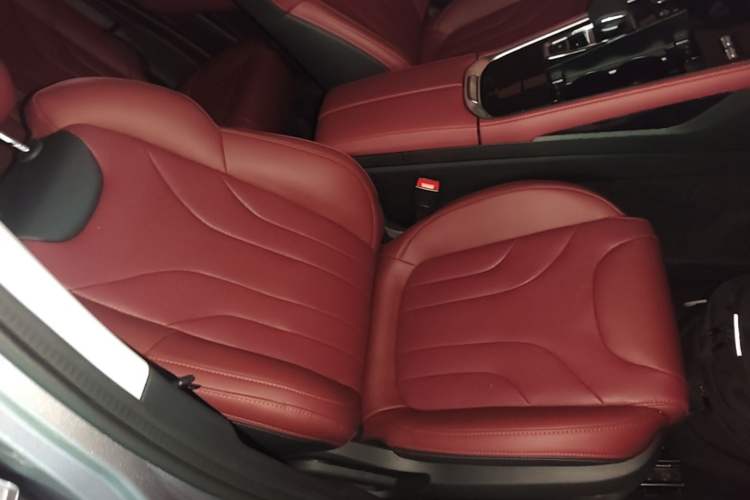 Used CHANGAN CS85 COUPE 2023 1.5T DCT Luxury Version Right Front Seat
