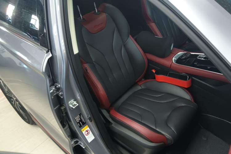 Used CHANGAN CS85 COUPE 2023 1.5T DCT Luxury Version Right Front Seat